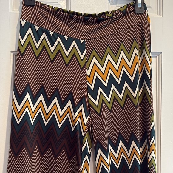 Chevron Patterned Wide-Leg Pants - Picture 2 of 7
